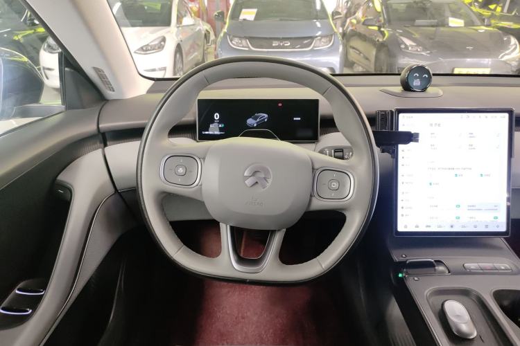 Used Nio ET5 2022 75 kWh Steering Wheel