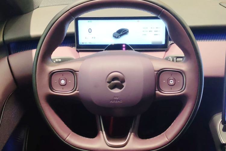 Used Nio ET5 2022 75 kWh Steering Wheel