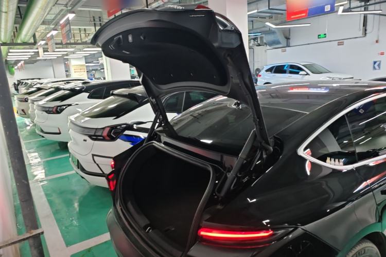 Used Nio ET5 2022 75 kWh Trunk