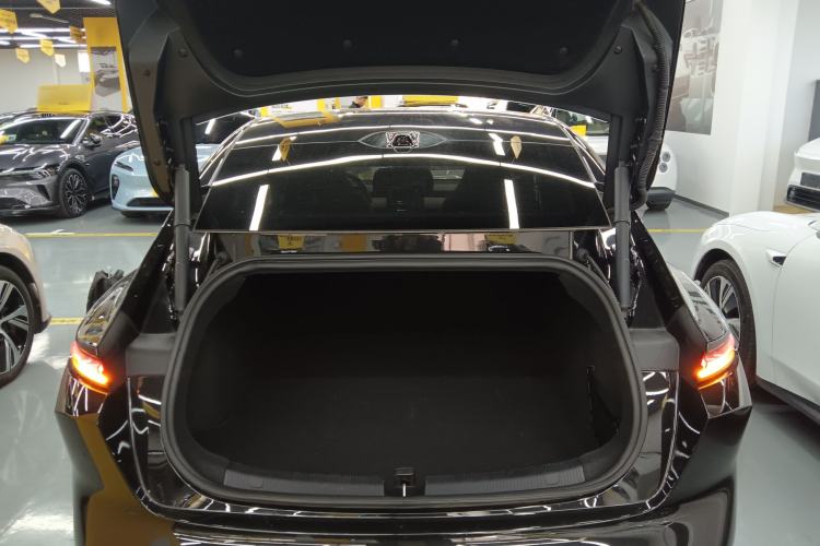 Used Nio ET5 2022 75 kWh Trunk