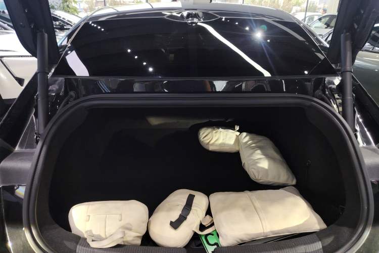 Used Nio ET5 2022 75 kWh Trunk