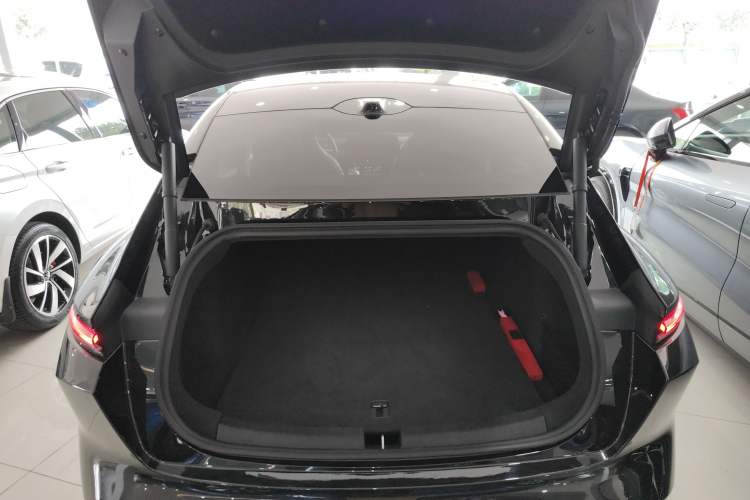 Used Nio ET5 2022 100 kWh Trunk