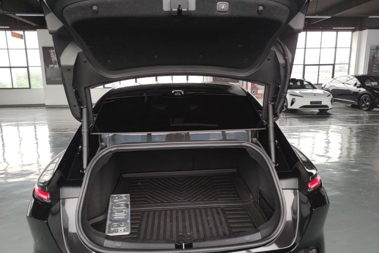 Used Nio ET5 2022 75 kWh Trunk