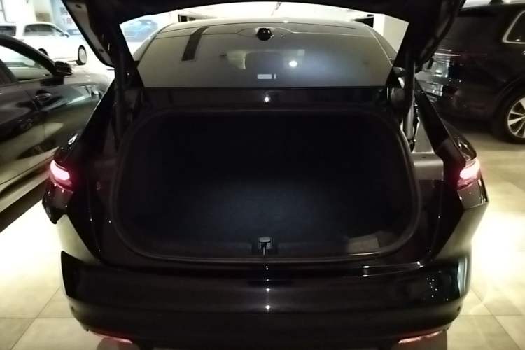 Used Nio ET5 2022 75 kWh Trunk