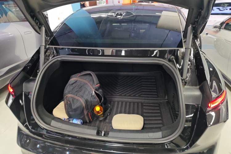 Used Nio ET5 2022 75 kWh Trunk