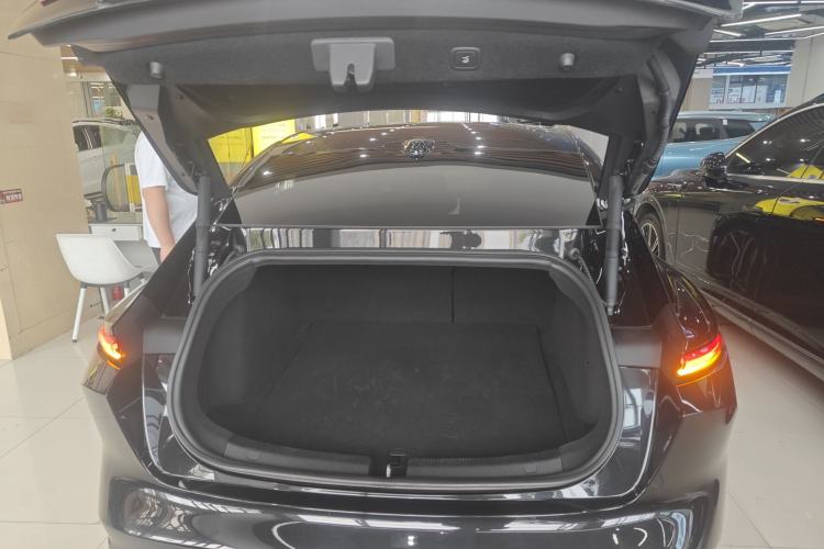 Used Nio ET5 2022 75 kWh Trunk
