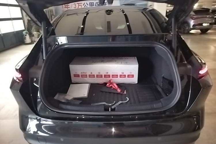 Used Nio ET5 2022 75 kWh Trunk
