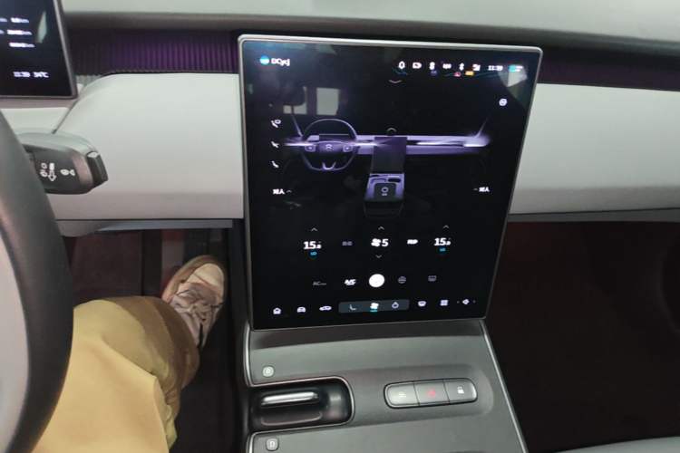 Used Nio ET5 2022 75 kWh Audio And AC Panel
