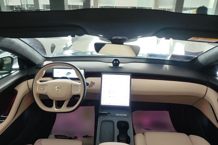 Used Nio ET5 2022 75 kWh Center Console