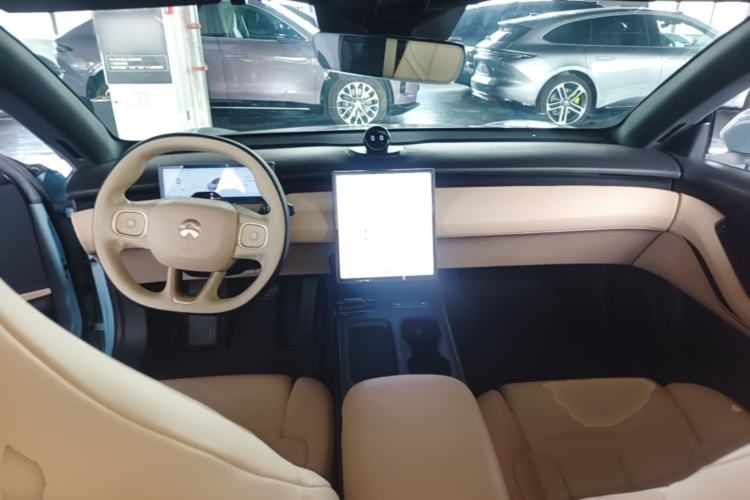 Used Nio ET5 2022 75 kWh Center Console
