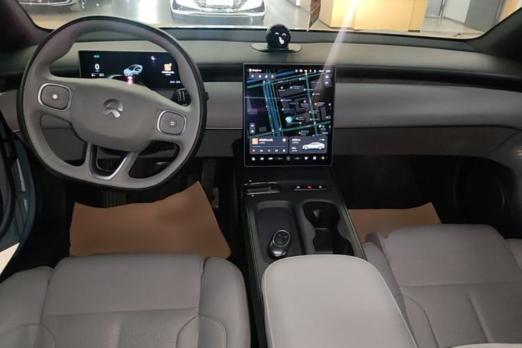 Used Nio ET5 2022 75 kWh Center Console