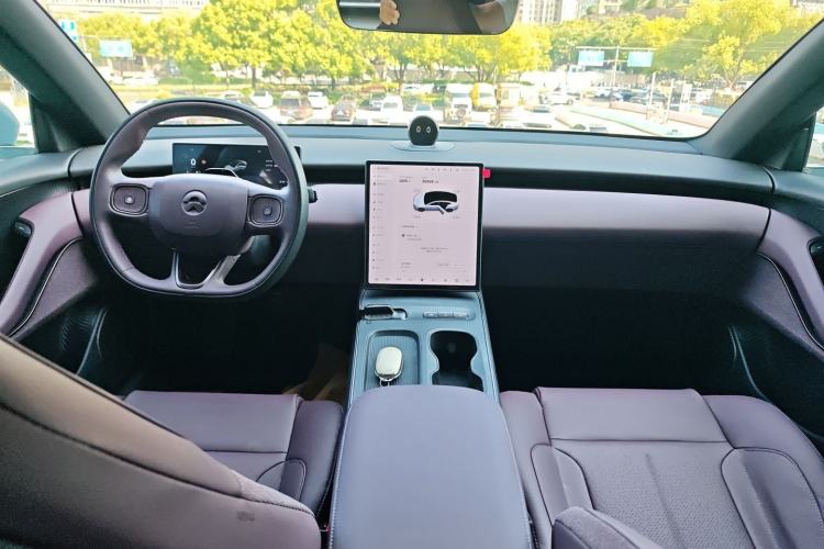 Used Nio ET5 2022 75 kWh Center Console