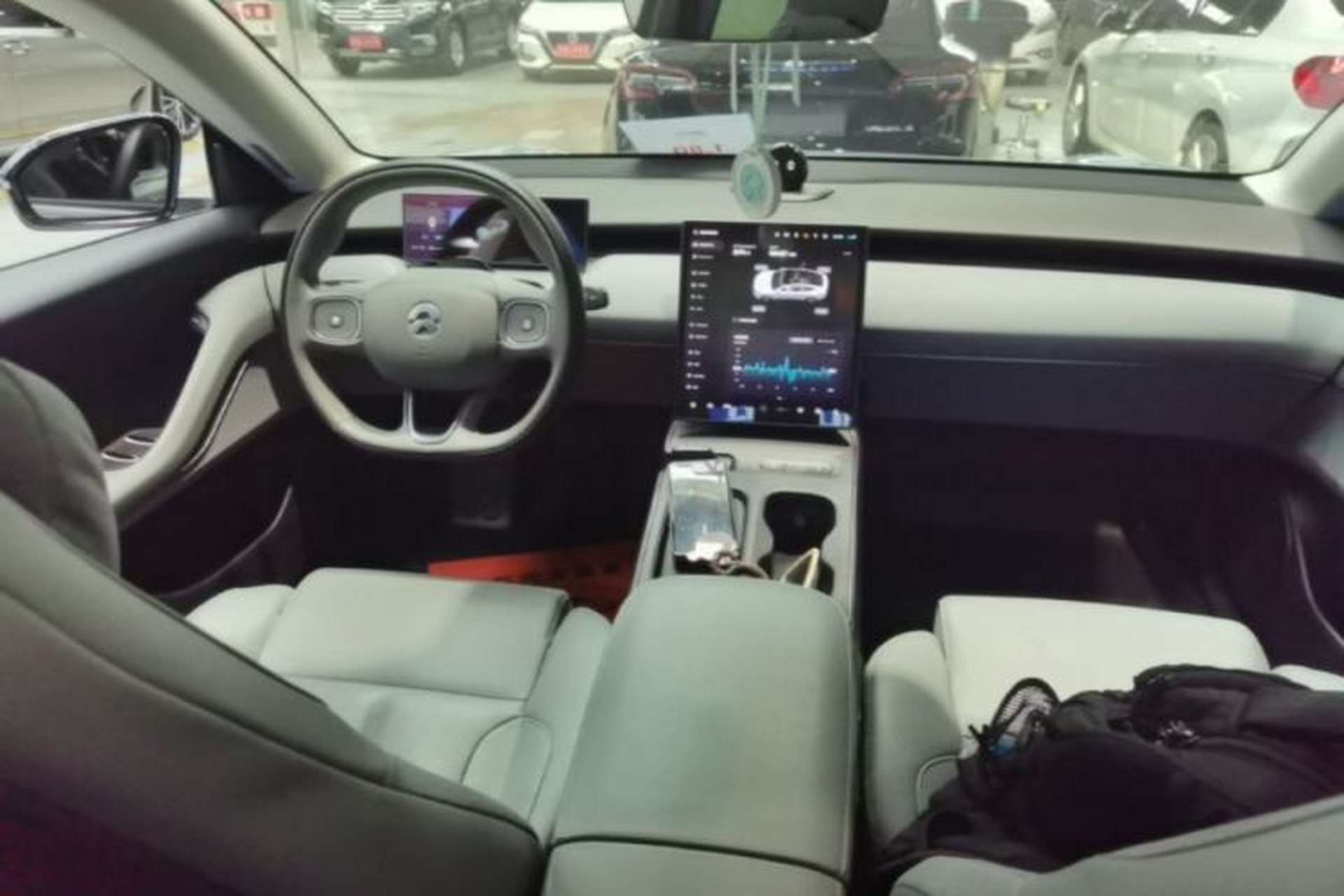 Used Nio ET5 2022 75 kWh Center Console