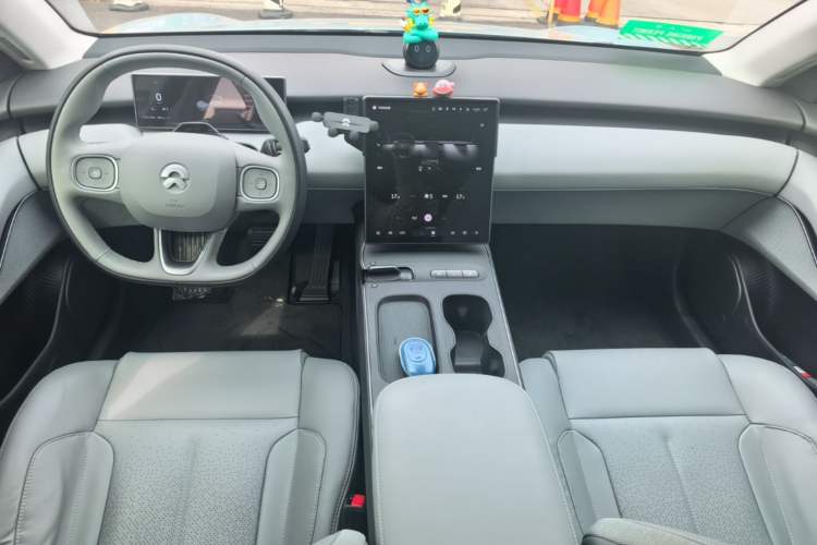 Used Nio ET5 2022 75 kWh Center Console