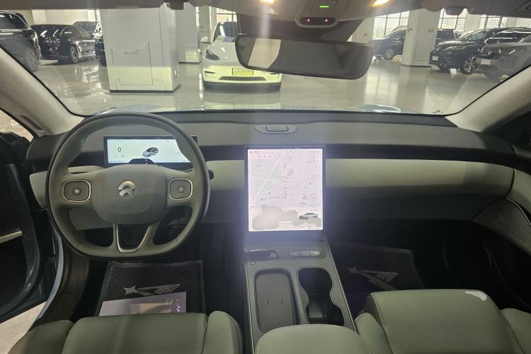Used Nio ET5 2022 75 kWh Center Console