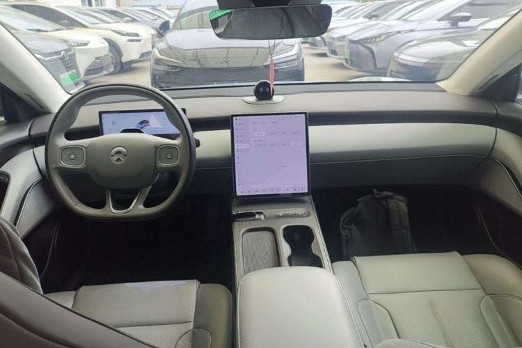 Used Nio ET5 2022 75 kWh Center Console