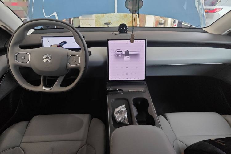 Used Nio ET5 2022 100 kWh Center Console