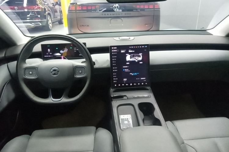 Used Nio ET5 2022 75 kWh Center Console