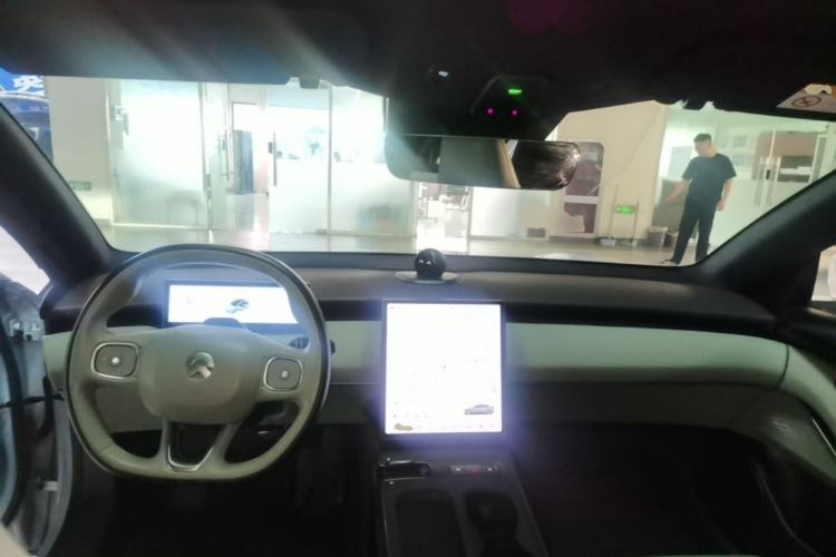 Used Nio ET5 2022 75 kWh Center Console