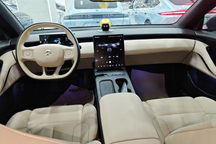 Used Nio ET5 2022 100 kWh Center Console