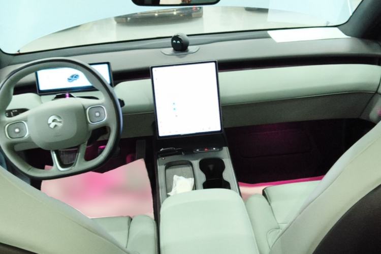Used Nio ET5 2022 75 kWh Center Console