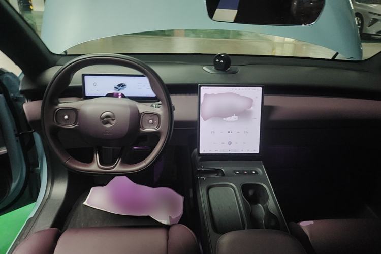 Used Nio ET5 2022 75 kWh Center Console