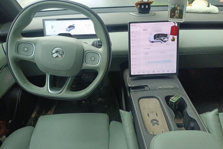 Used Nio ET5 2022 75 kWh Center Console