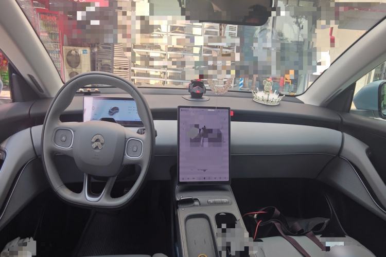 Used Nio ET5 2022 75 kWh Center Console
