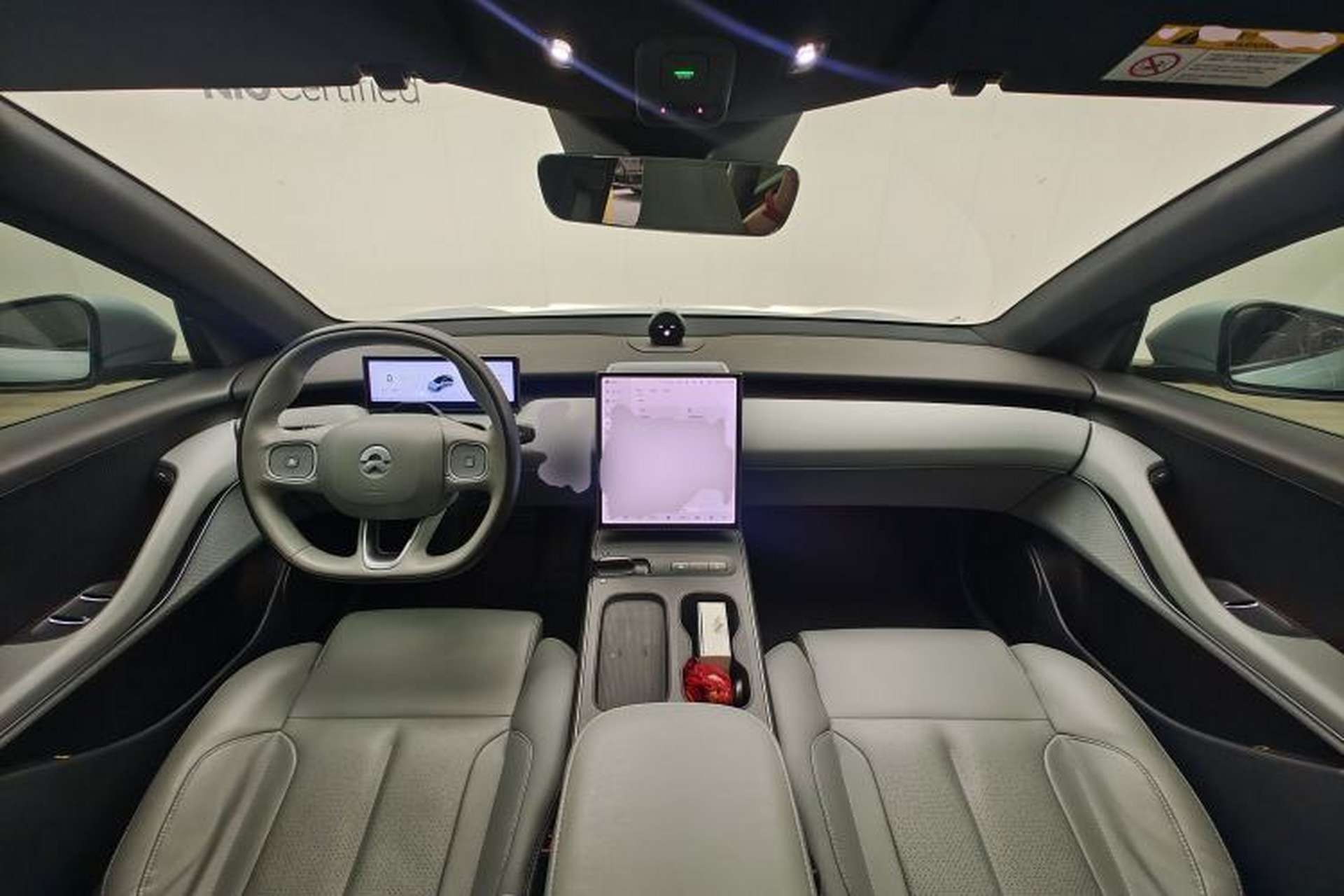 Used Nio ET5 2022 75 kWh Center Console