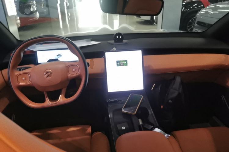Used Nio ET5 2022 75 kWh Center Console