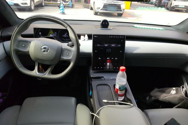 Used Nio ET5 2022 75 kWh Center Console