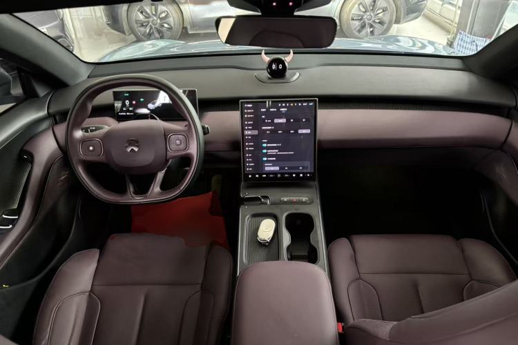 Used Nio ET5 2022 75 kWh Center Console