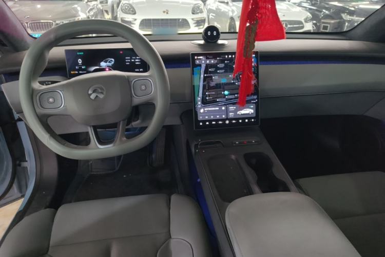 Used Nio ET5 2022 75 kWh Center Console