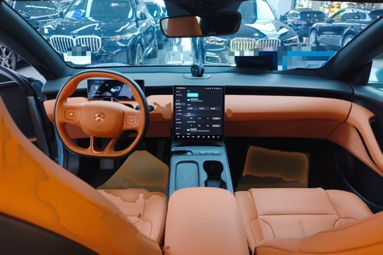 Used Nio ET5 2022 75 kWh Center Console