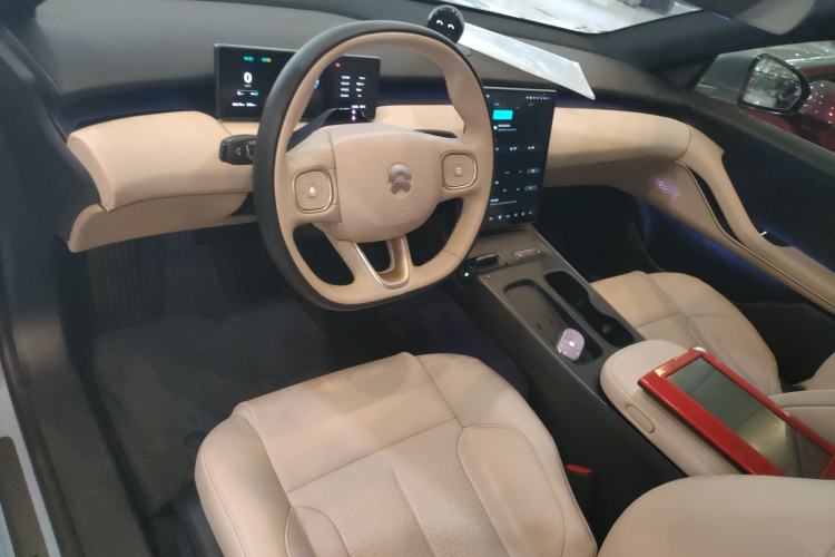 Used Nio ET5 2022 75 kWh Center Console