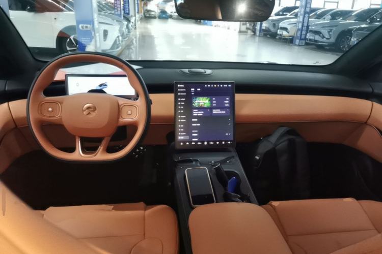 Used Nio ET5 2022 75 kWh Center Console