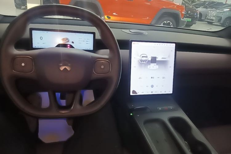 Used Nio ET5 2022 75 kWh Center Console