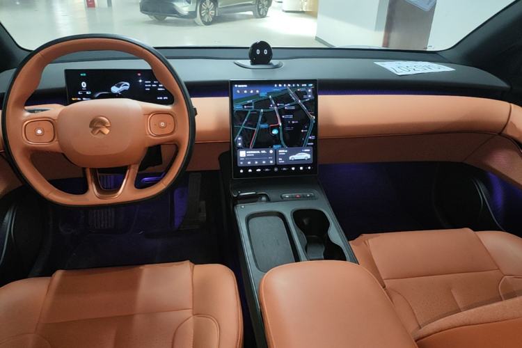 Used Nio ET5 2022 75 kWh Center Console