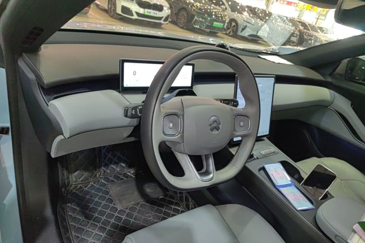 Used Nio ET5 2022 75 kWh Center Console