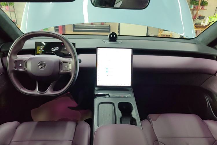 Used Nio ET5 2022 75 kWh Center Console