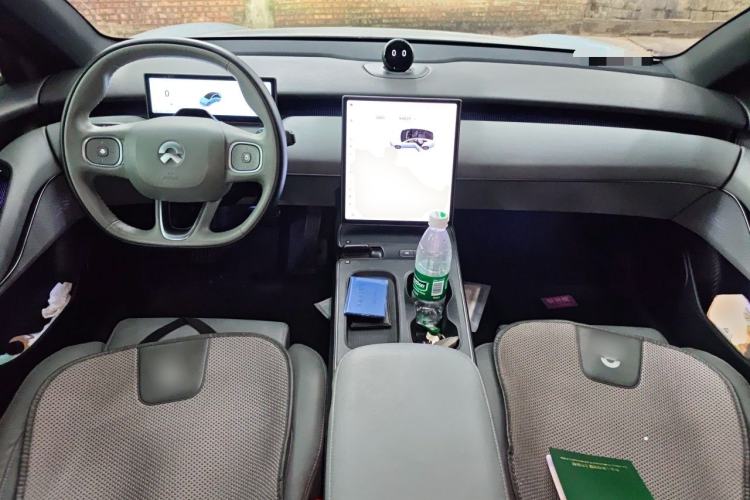 Used Nio ET5 2022 75 kWh Center Console