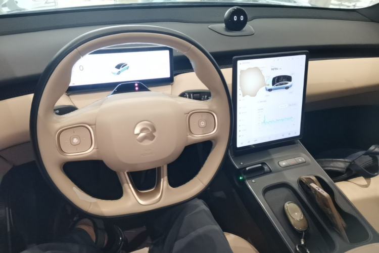 Used Nio ET5 2022 75 kWh Center Console
