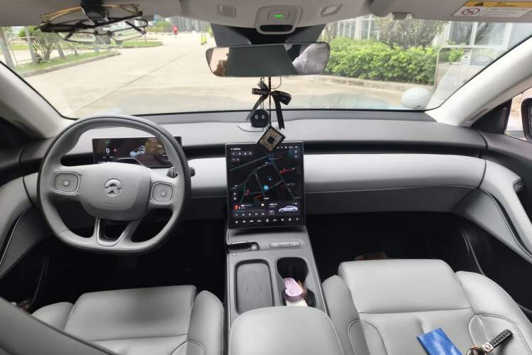 Used Nio ET5 2022 75 kWh Center Console