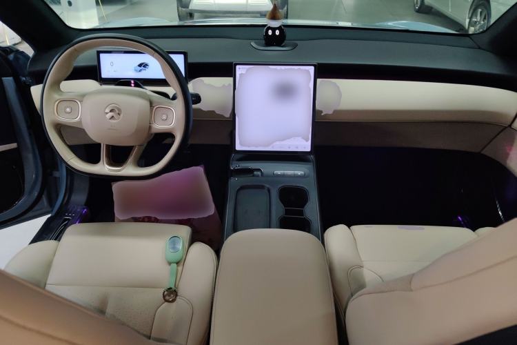 Used Nio ET5 2022 75 kWh Center Console