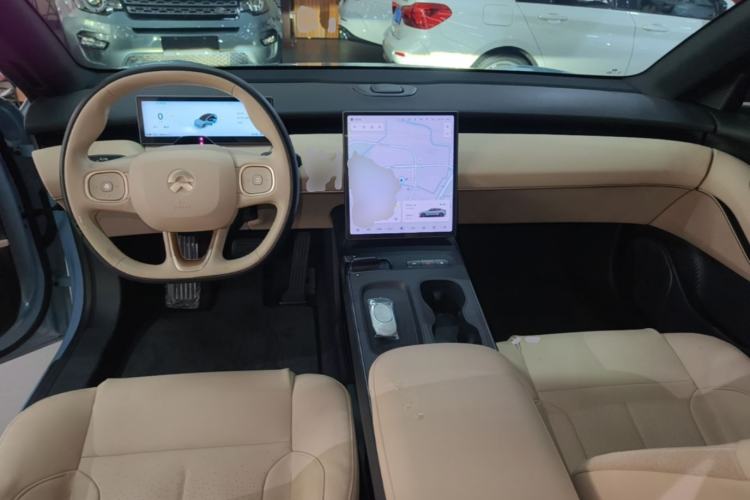 Used Nio ET5 2022 75 kWh Center Console