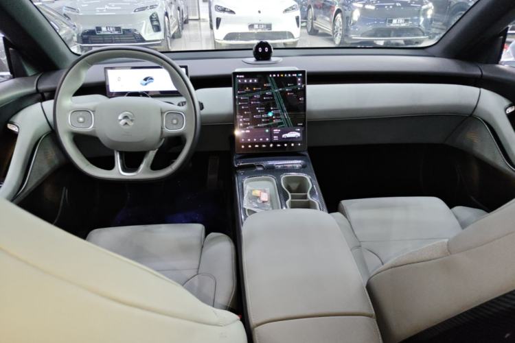 Used Nio ET5 2022 75 kWh Center Console