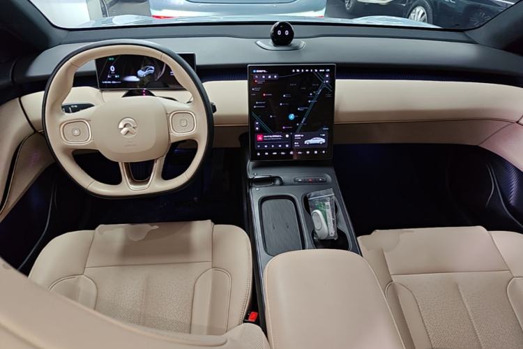 Used Nio ET5 2022 75 kWh Center Console