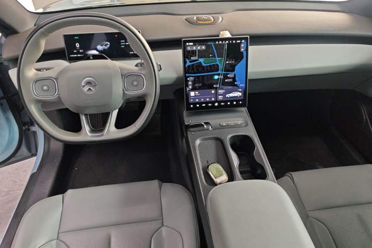 Used Nio ET5 2022 75 kWh Center Console
