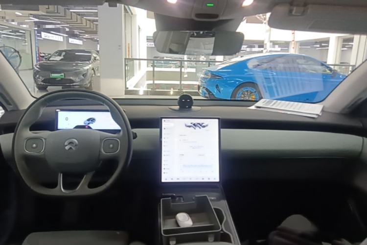 Used Nio ET5 2022 75 kWh Center Console