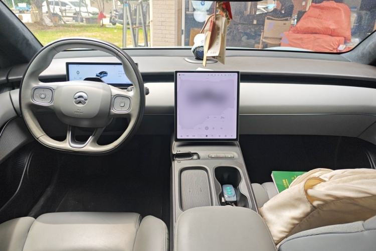 Used Nio ET5 2022 75 kWh Center Console